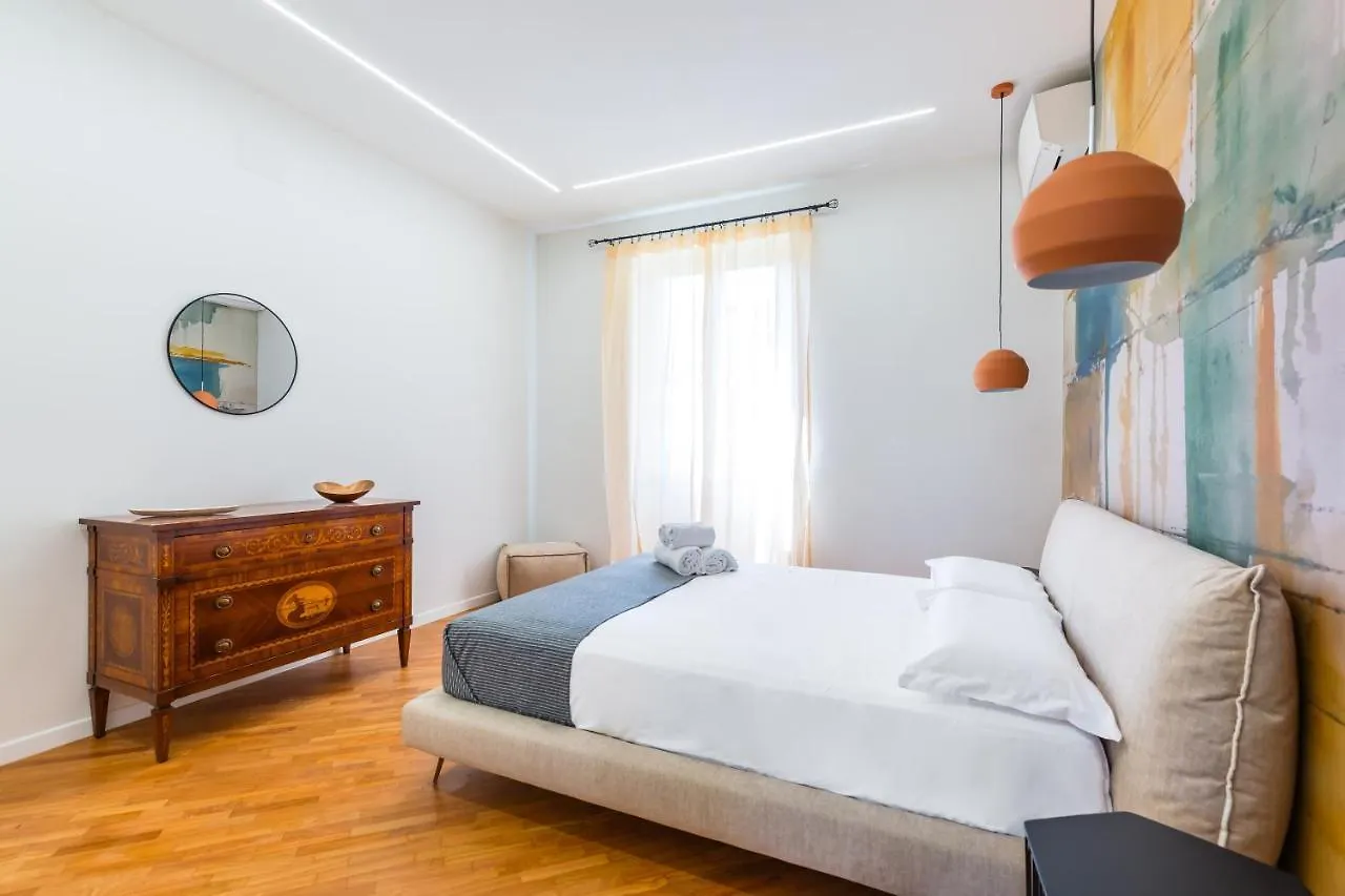 Stanzione Classy Flat At Vomero Central By Napoliapartments Italy