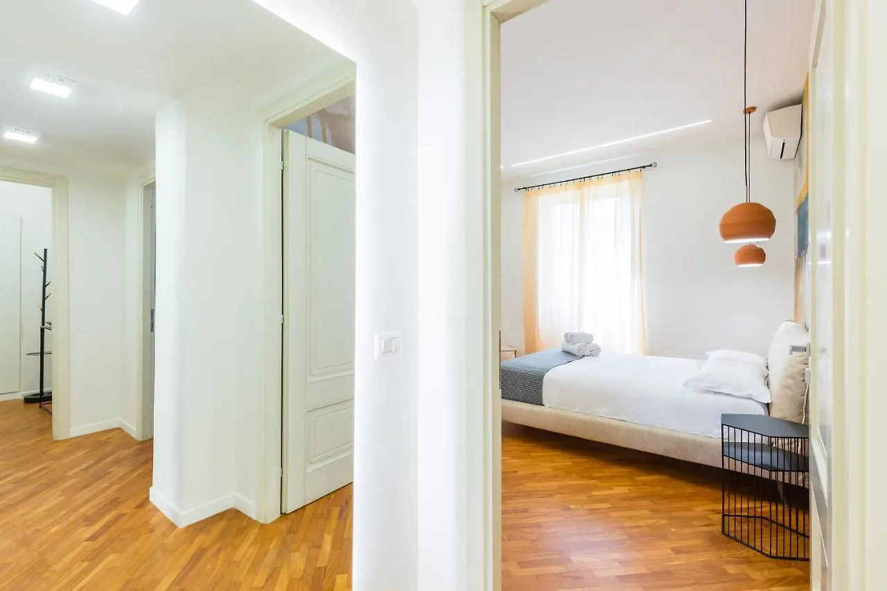 Stanzione Classy Flat At Vomero Central By Napoliapartments Apartment Naples