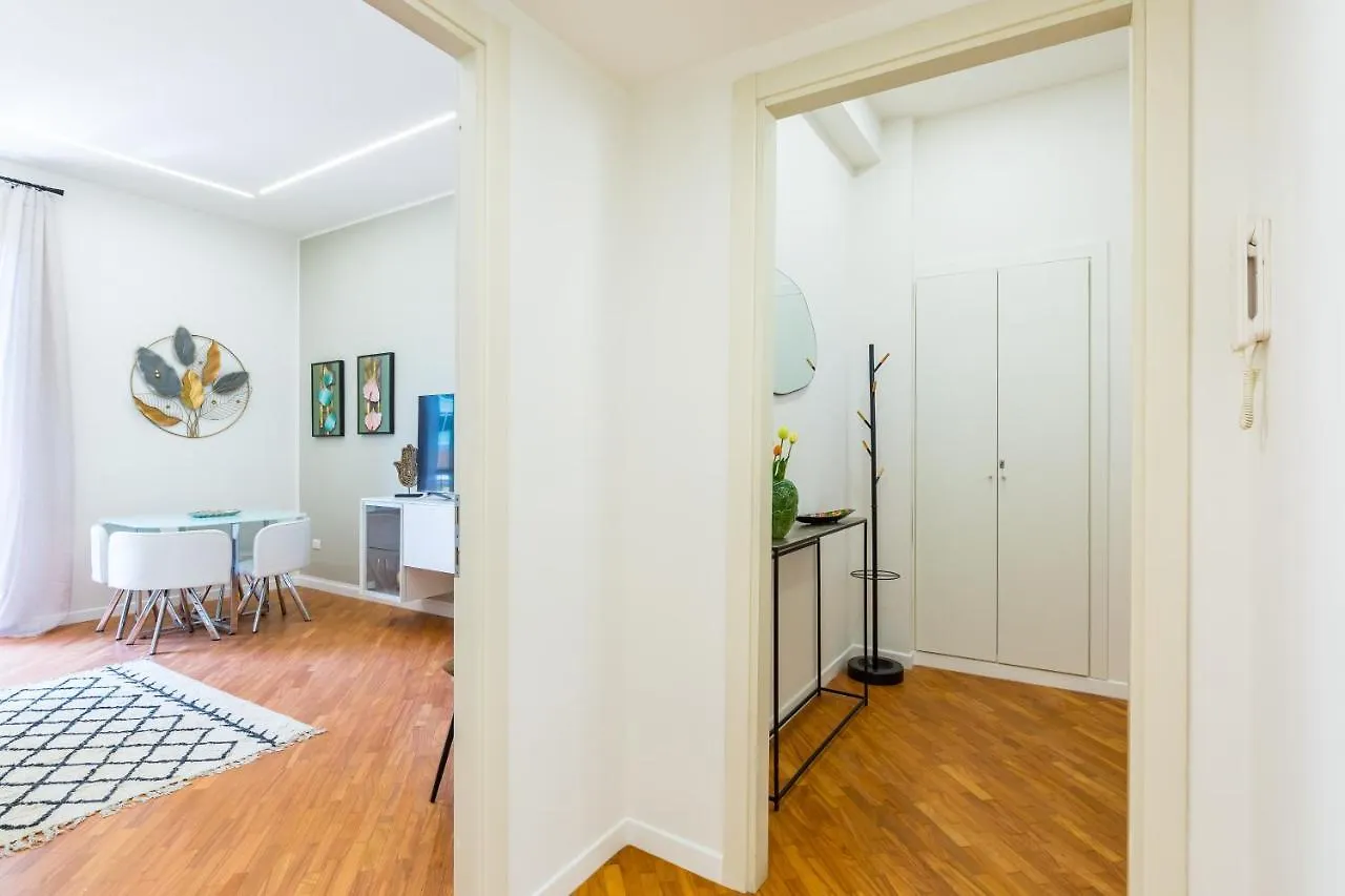 Stanzione Classy Flat At Vomero Central By Napoliapartments 0*, Naples