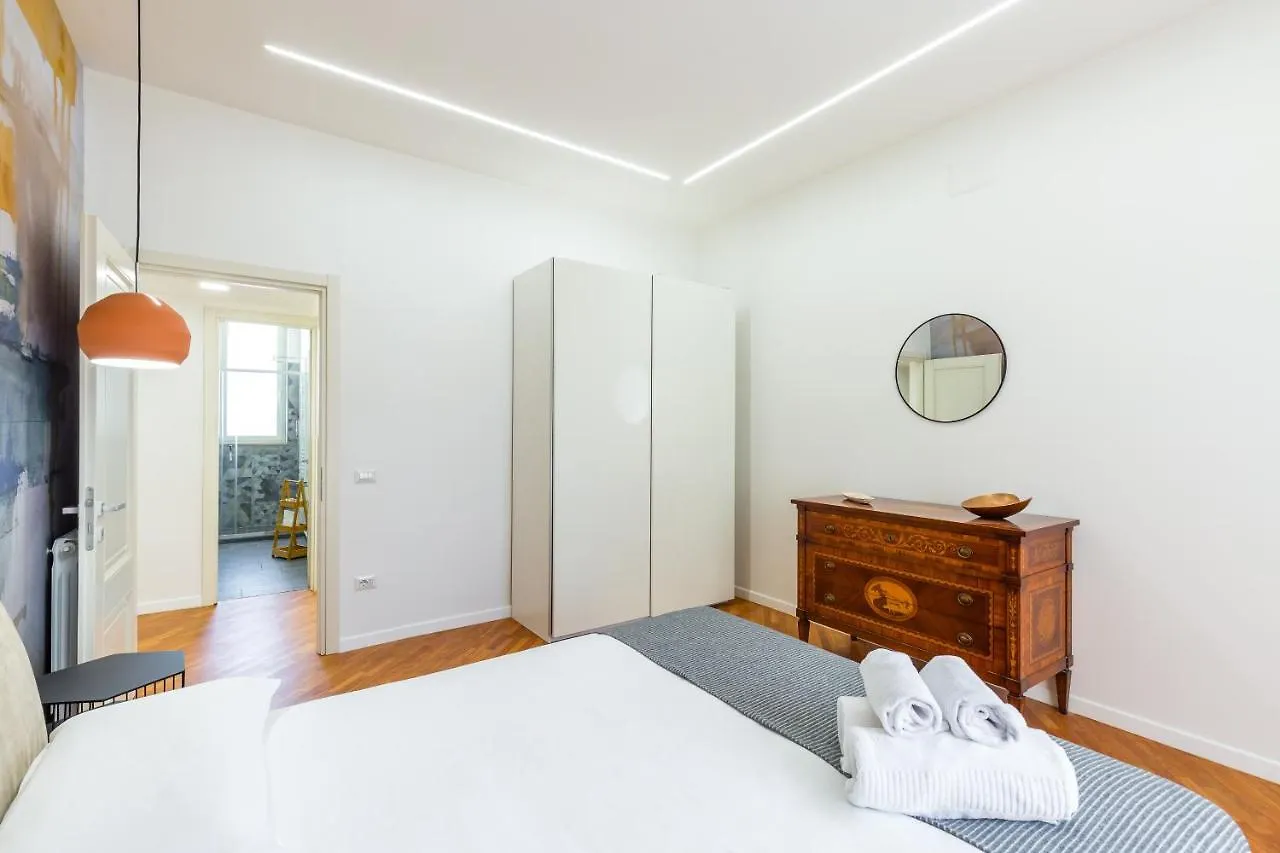 Stanzione Classy Flat At Vomero Central By Napoliapartments Naples