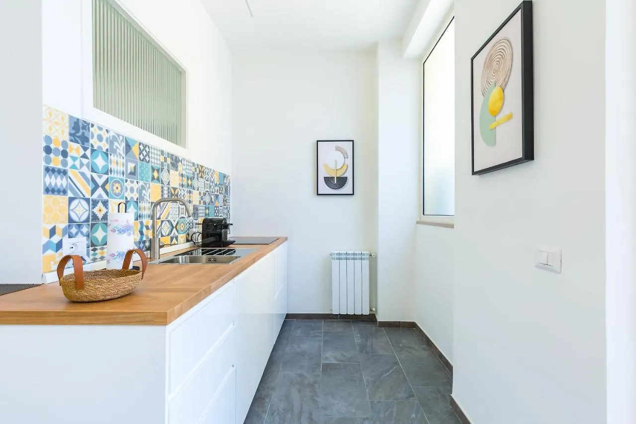 Stanzione Classy Flat At Vomero Central By Napoliapartments Naples